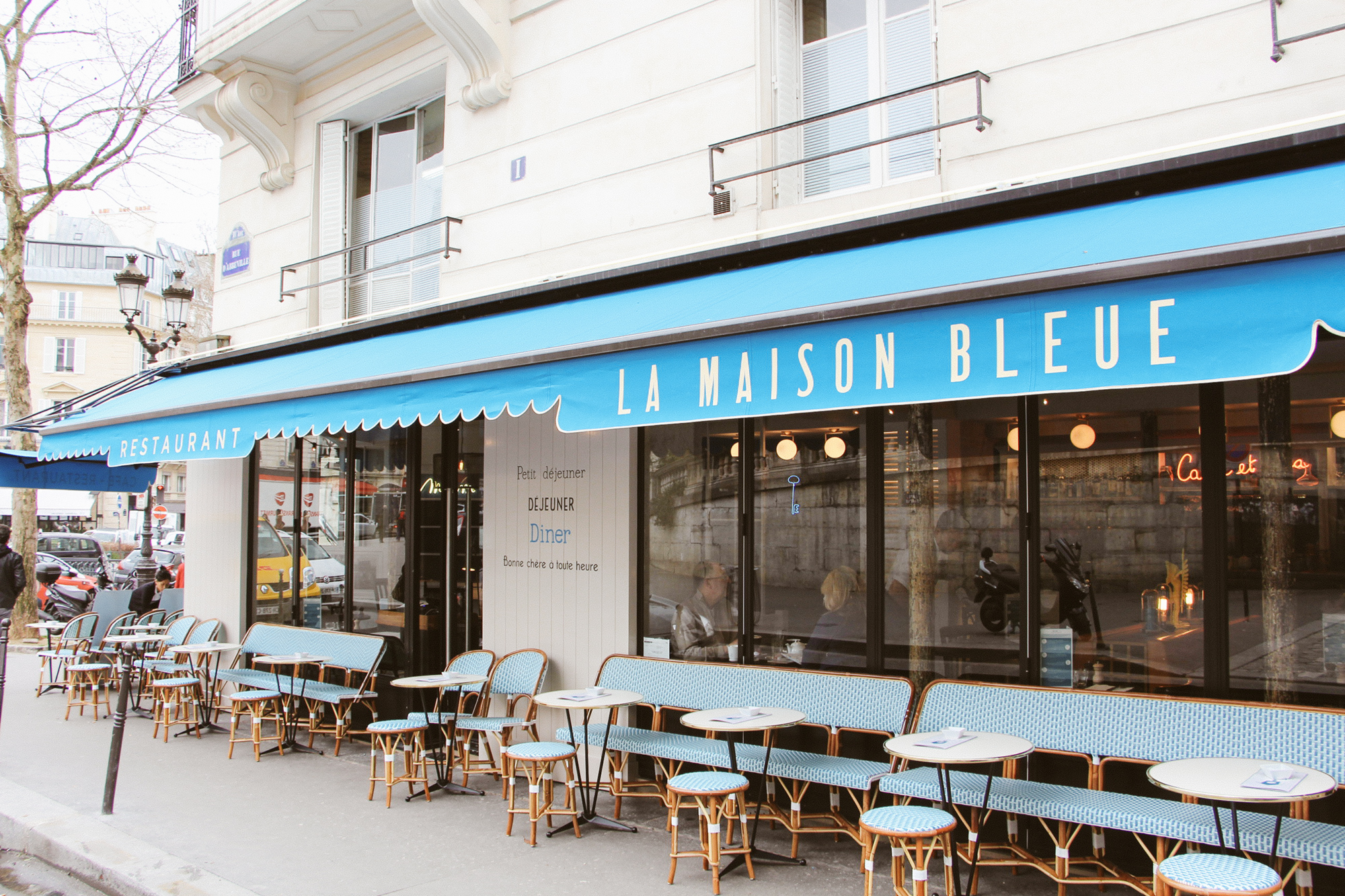 La Maison Bleue dans Elle